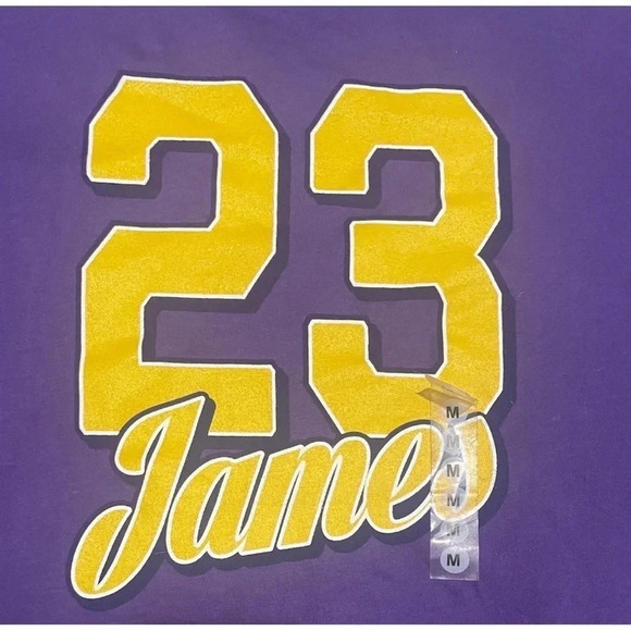 Los Angeles Lakers LeBron James #23 New Era Women's Graphic V Neck T - Size M - Picture 3 of 10